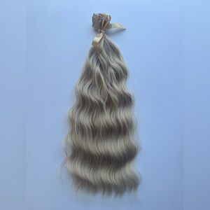 light Natural ash Blonde wavy hair extensions
